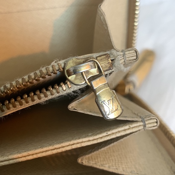 2012 authentic Louis Vuitton Damier Azure (DA) zippy long wallet - Picture 10 of 16